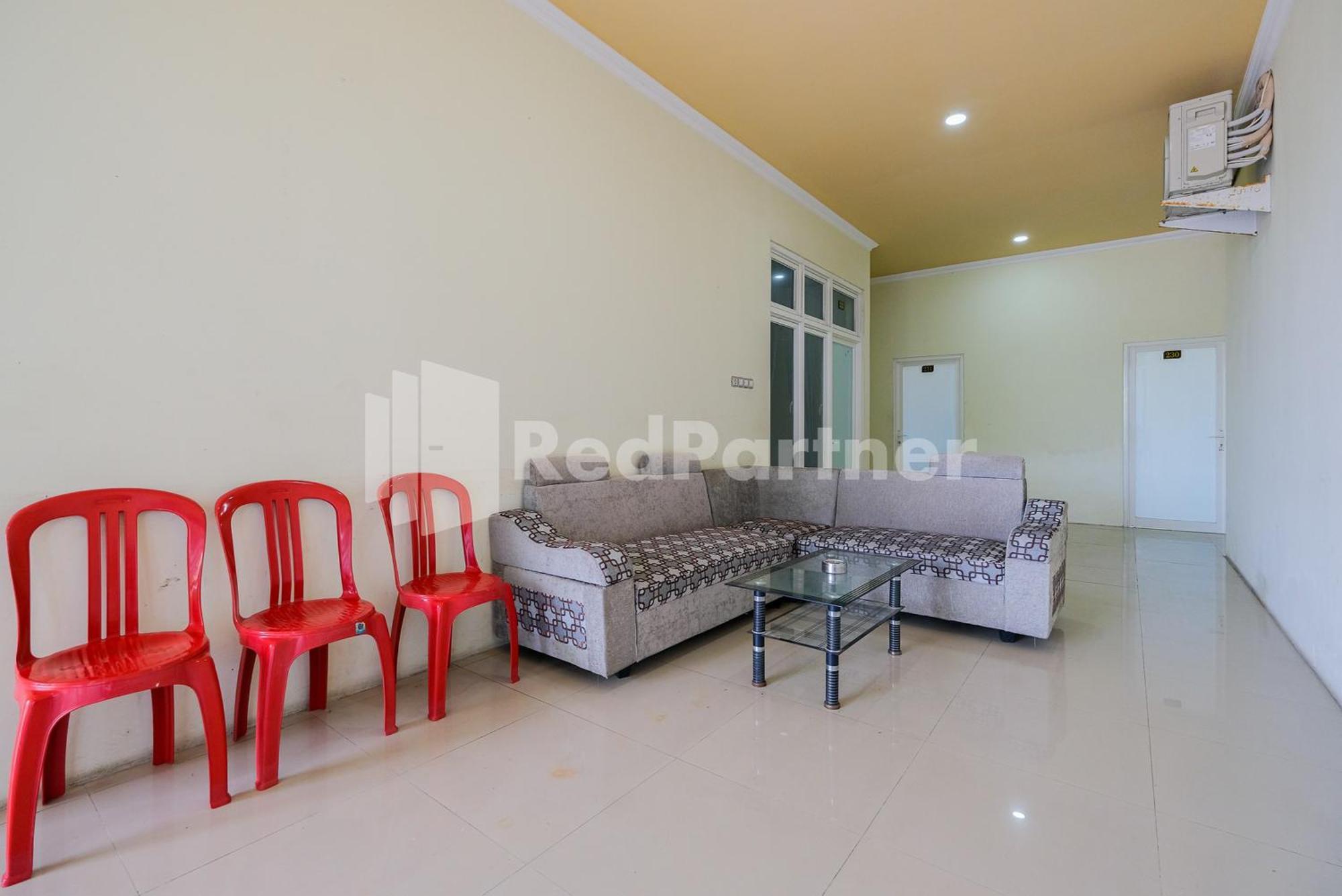 Grand Kencana Guesthouse Syariah Near Wisata Bahari Lamongan Paciran Exterior foto