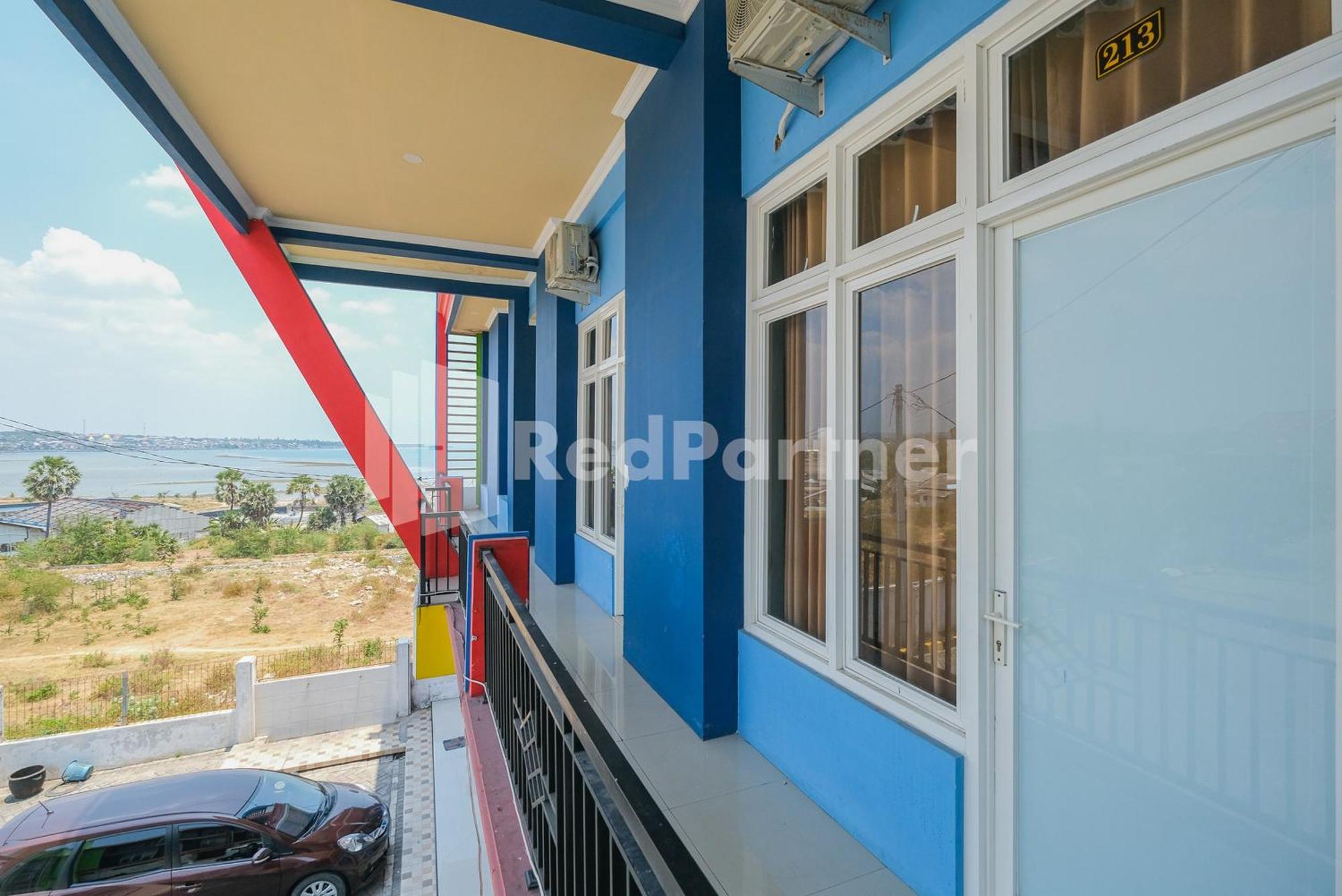 Grand Kencana Guesthouse Syariah Near Wisata Bahari Lamongan Paciran Exterior foto